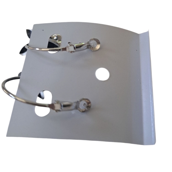 Woman's Hoop Floral Earrings With Rhinestones - Picture 2 of 8